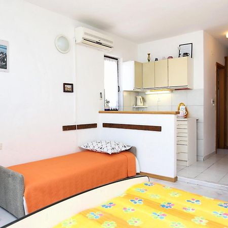 Apartments By The Sea Marusici, Omis - 1024 ميميتسا الغرفة الصورة