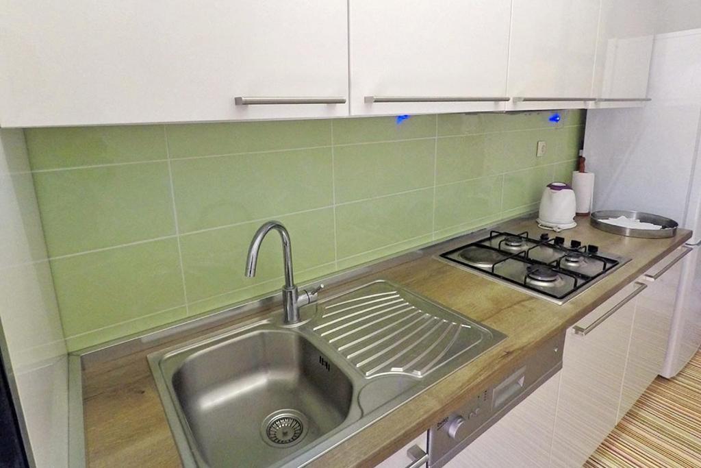 Apartments By The Sea Marusici, Omis - 1024 ميميتسا المظهر الخارجي الصورة