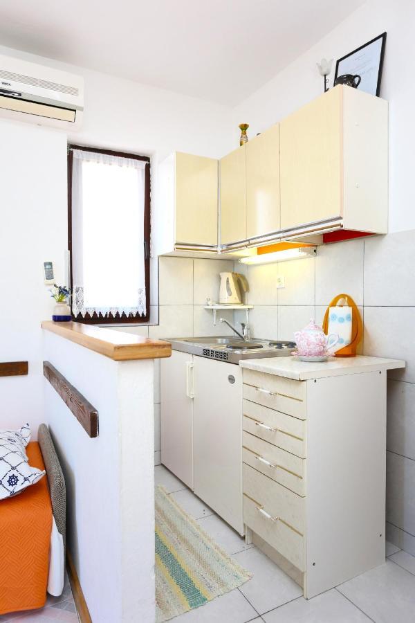Apartments By The Sea Marusici, Omis - 1024 ميميتسا المظهر الخارجي الصورة