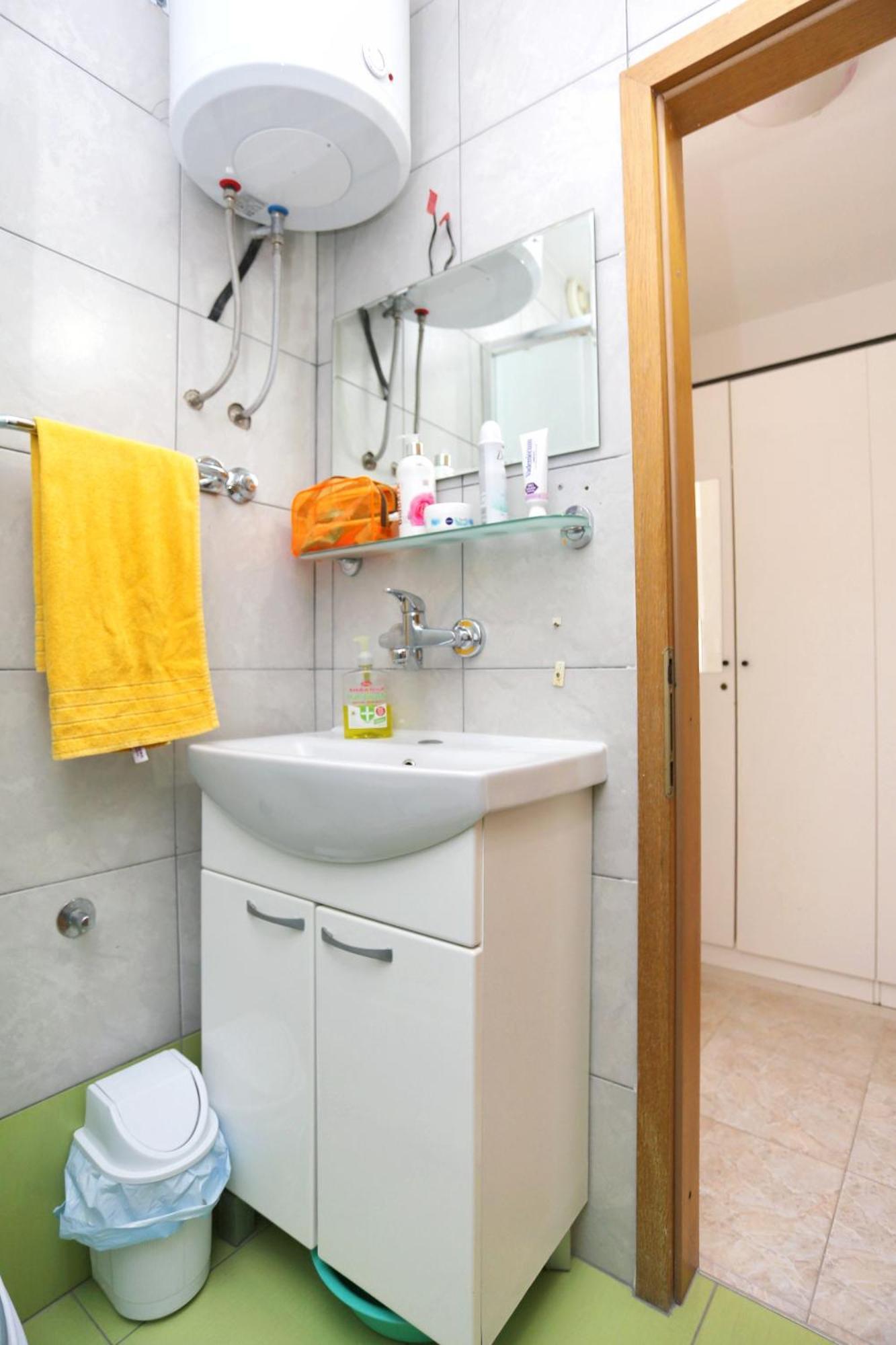 Apartments By The Sea Marusici, Omis - 1024 ميميتسا الغرفة الصورة